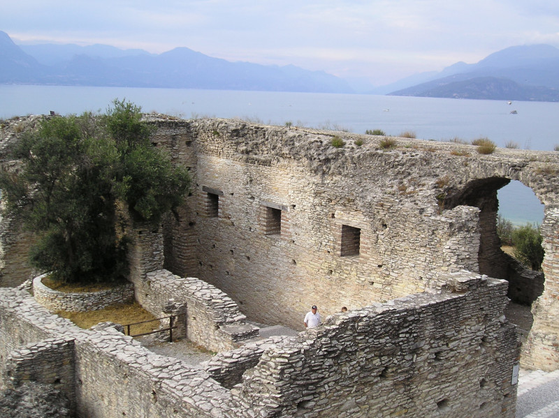 Grotte di Catullo: la Storia e il Lago di Garda